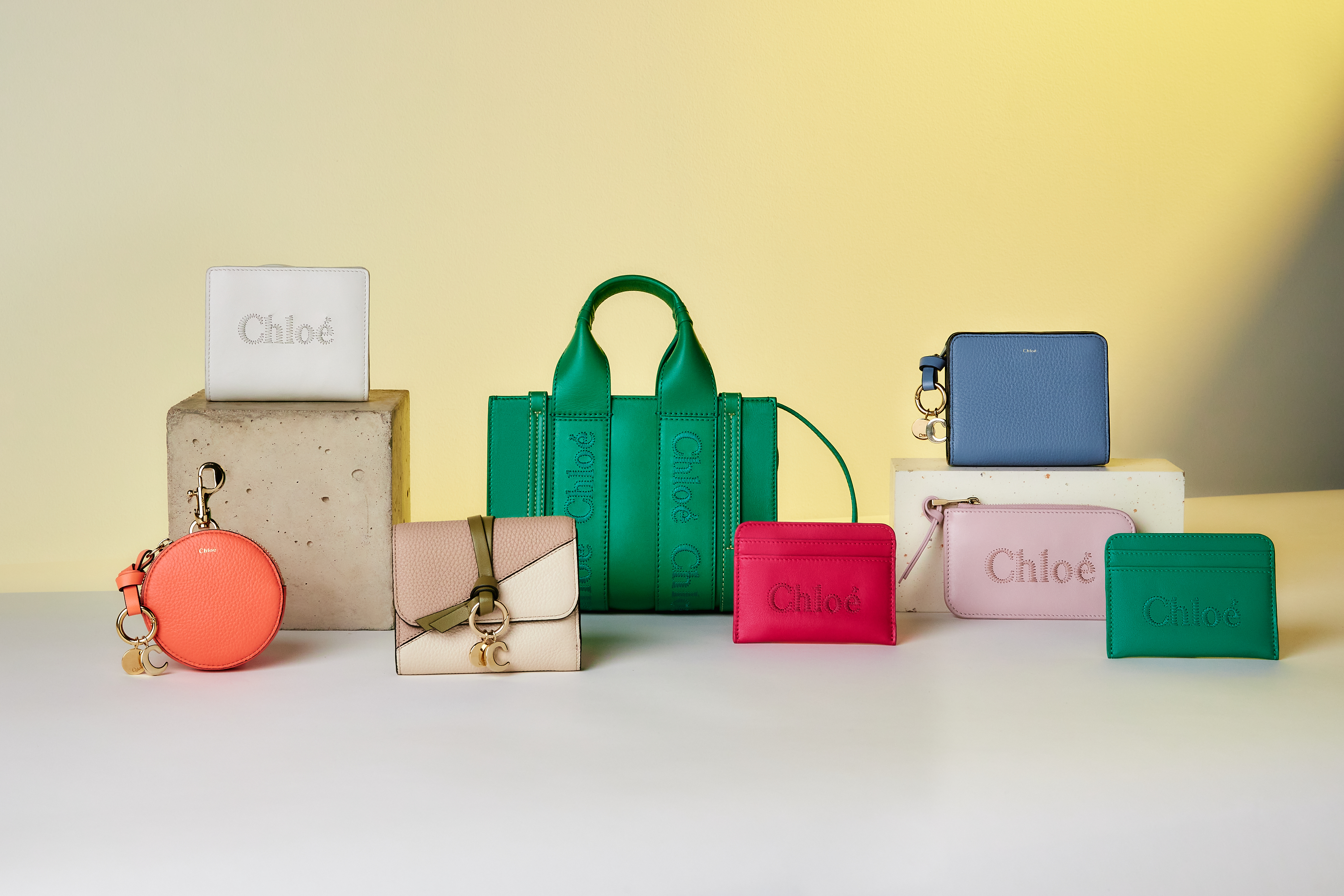 フェスティブ気分を盛り上げる「クロエ」の新作バッグ＆スモールレザー