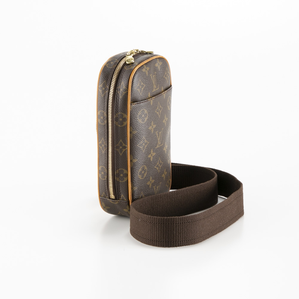 LOUIS VUITTON ルイヴィトン モノグラム ポシェット・ガンジュに LOUIS