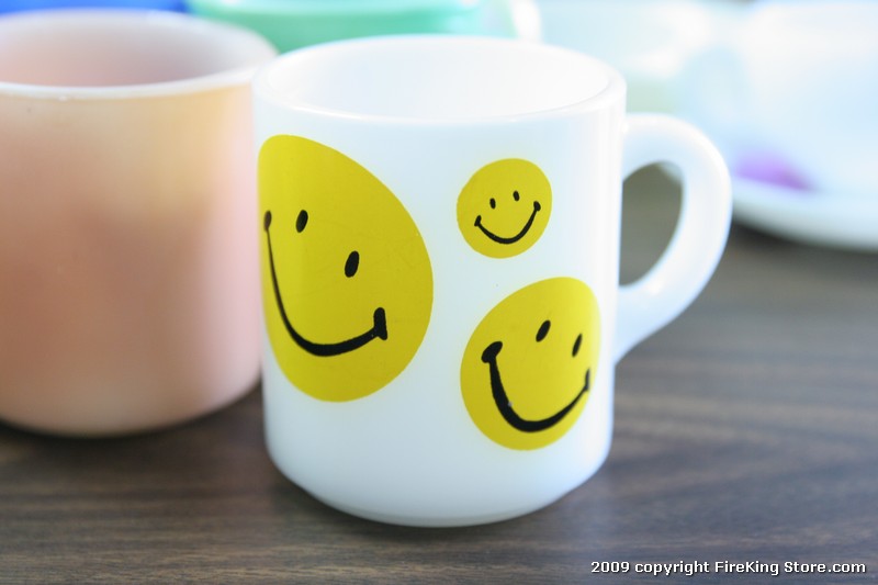 Glasbakeマグ スマイル - FireKing Store