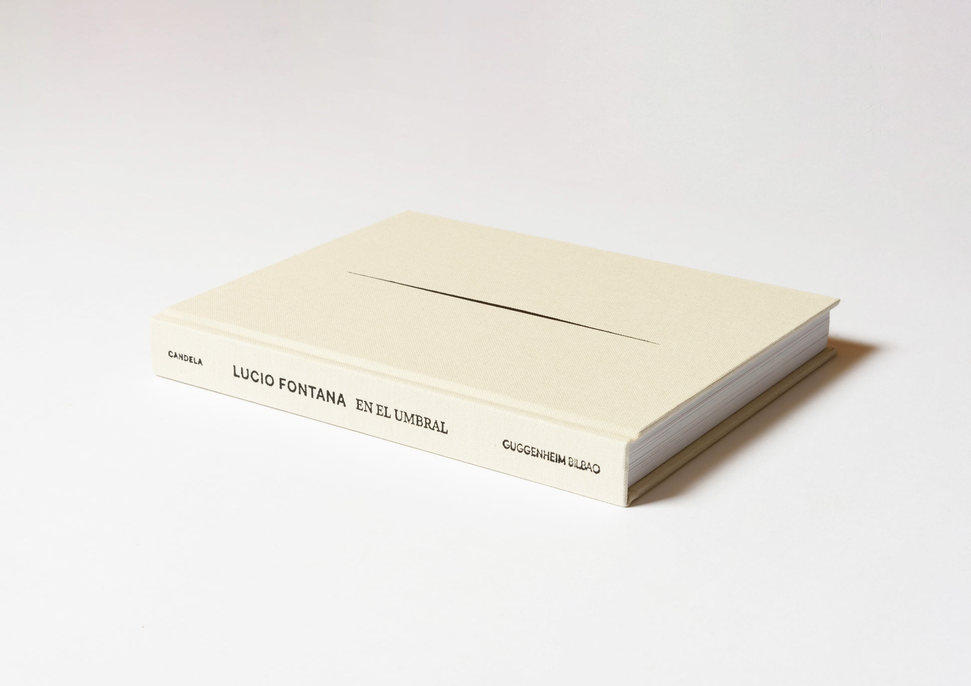 En El Umbral｜Lucio Fontana – FRAGILE BOOKS