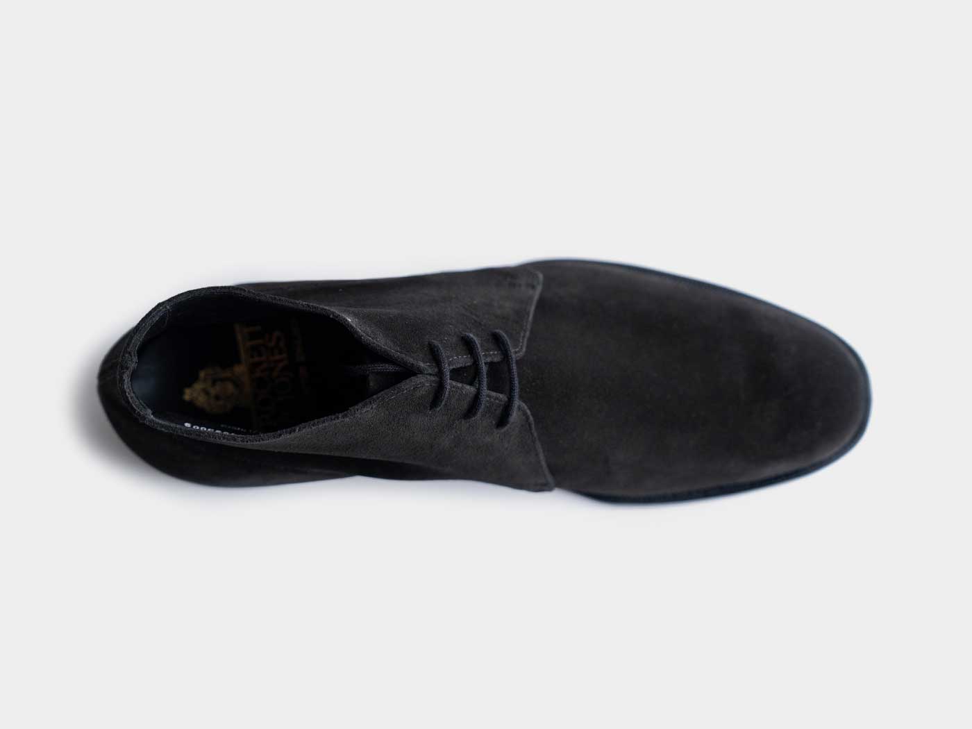 クロケット＆ジョーンズ | 軽快に、クラシックを履く。「CHUKKA