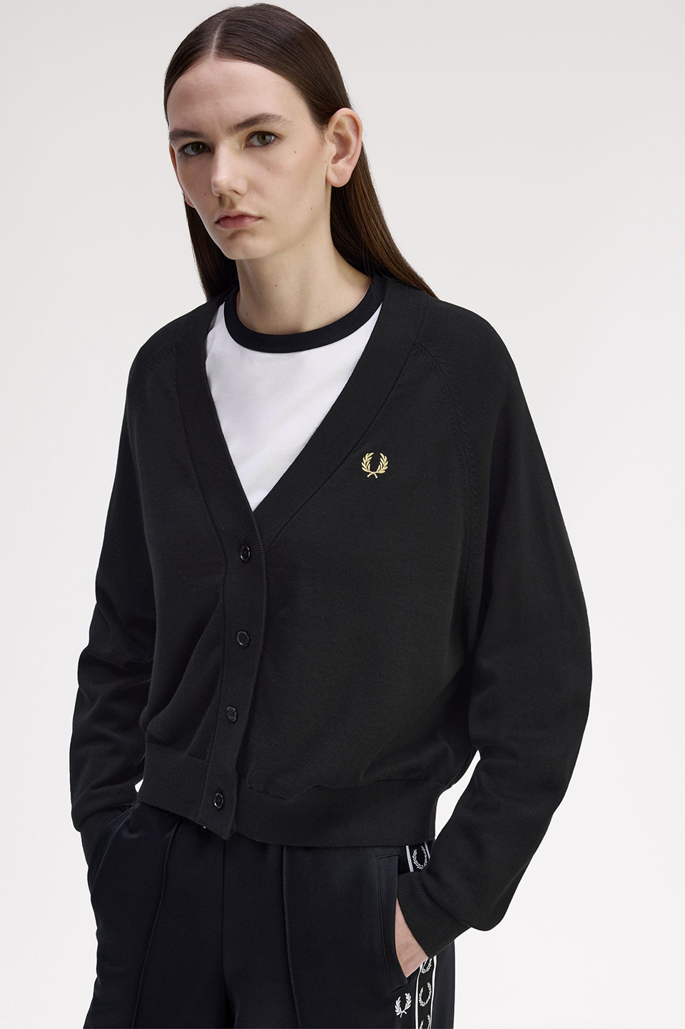 V-Neck Cardigan(10 102：BLACK): | FRED PERRY JAPAN | フレッド