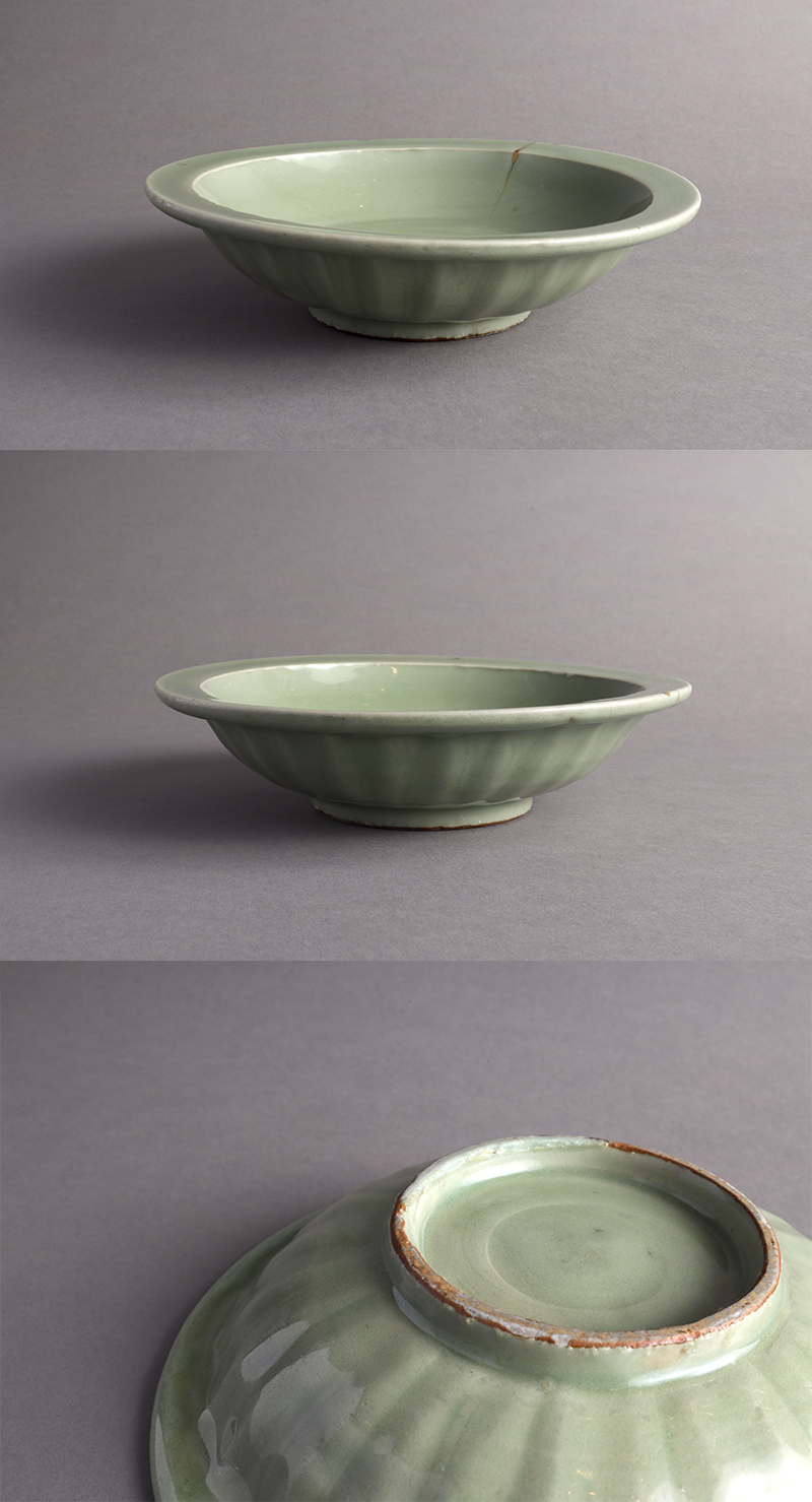 古美術 吉戸 - 宋時代 砧青磁 双魚蓮弁皿 | 古美術品専門サイト