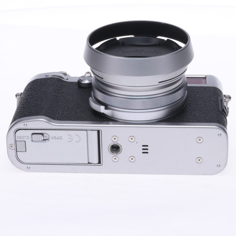富士フイルム FUJIFILM X100F シルバー 中古 C2120165515695｜中古通販