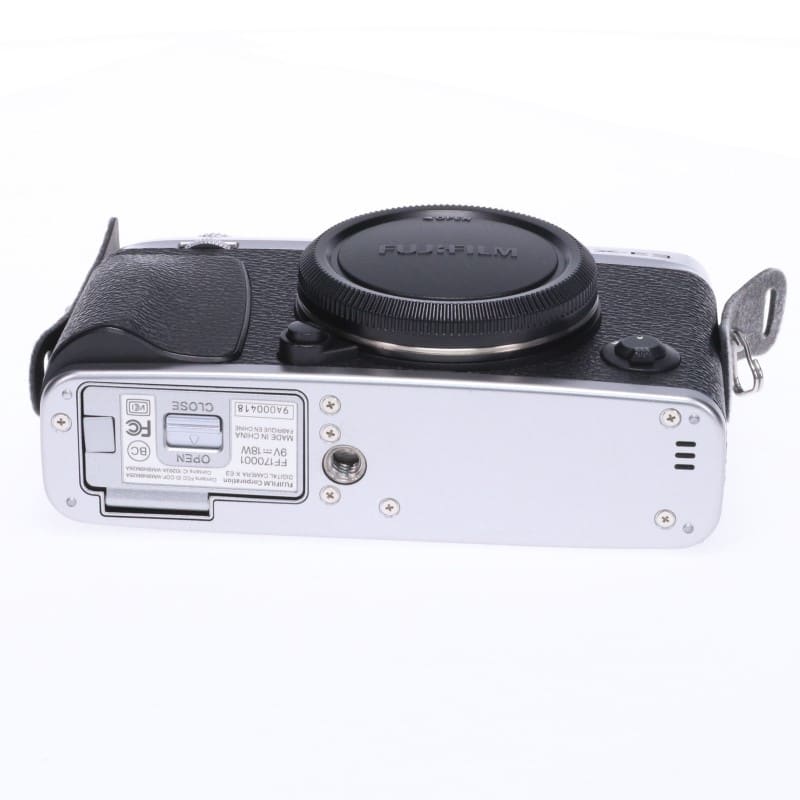 富士フイルム FUJIFILM X-E3 ボディ シルバー 中古 C2120184242329