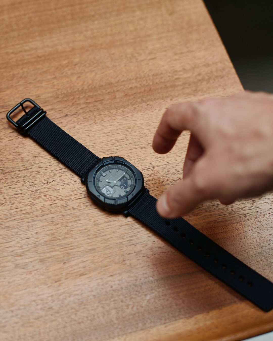 White Mountaineering × CASIO PRO TREK “Black”が2024年 11/8 発売