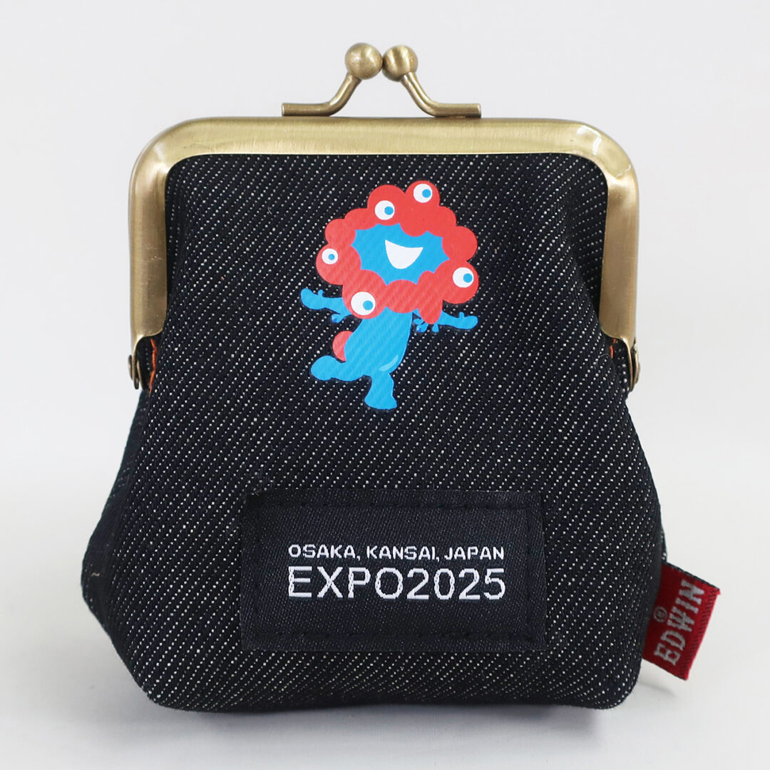 大阪・関西万博公式キャラクター「ミャクミャク」と老舗デニムブランド