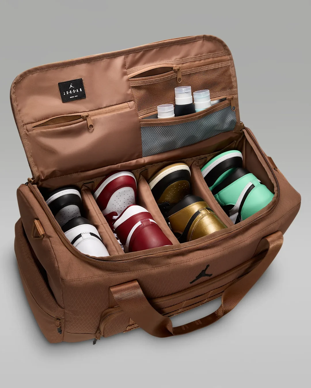 2025年 11/27 発売】「AIR JORDAN 1 HIGH」を4足収納可能