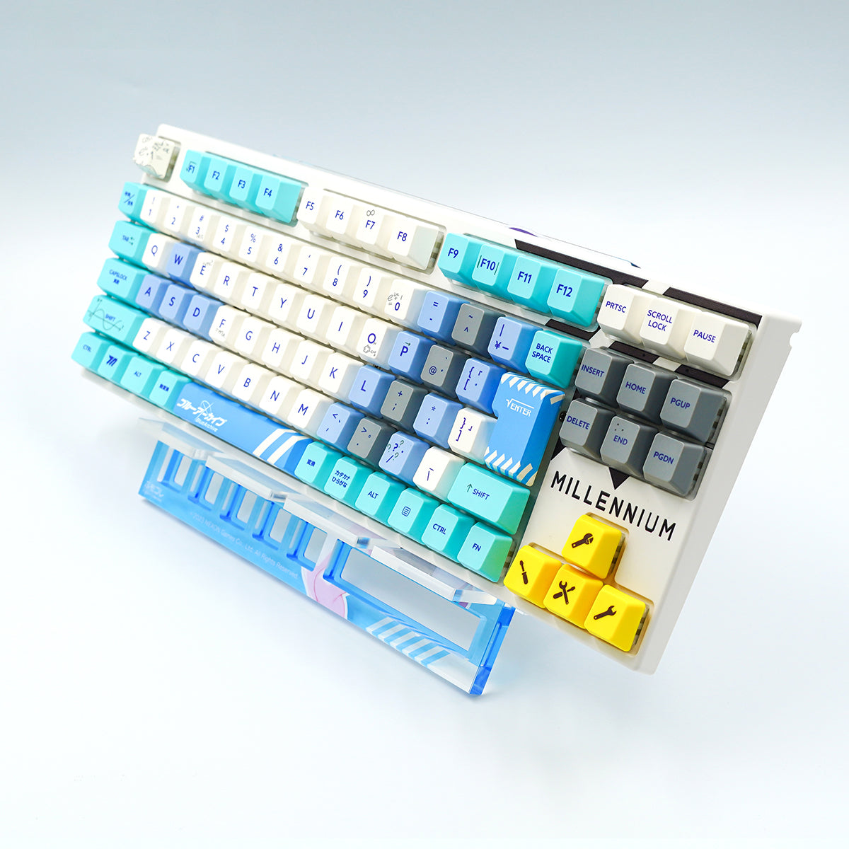 ふもコレ×ブルーアーカイブ キーボードスタンド ユウカ｜ふもコレ(Fumo