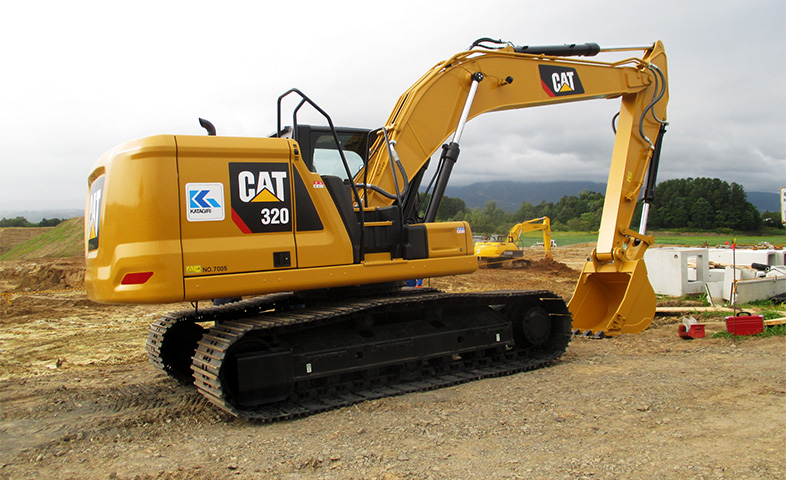 油圧ショベル Cat®320 | 片桐機械株式会社