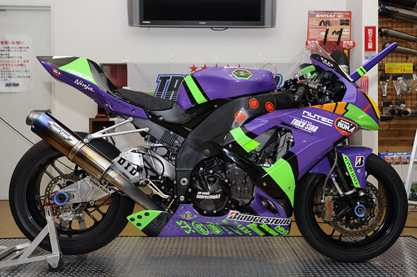 今話題のエヴァンゲリオンRT初号機トリック☆スター鈴鹿8耐参戦マシン