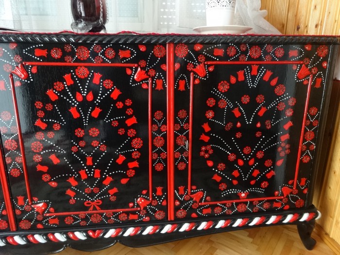 個性的な民族衣装のシック村 | ツアー関連情報 ヨーロッパ | 風の旅行社