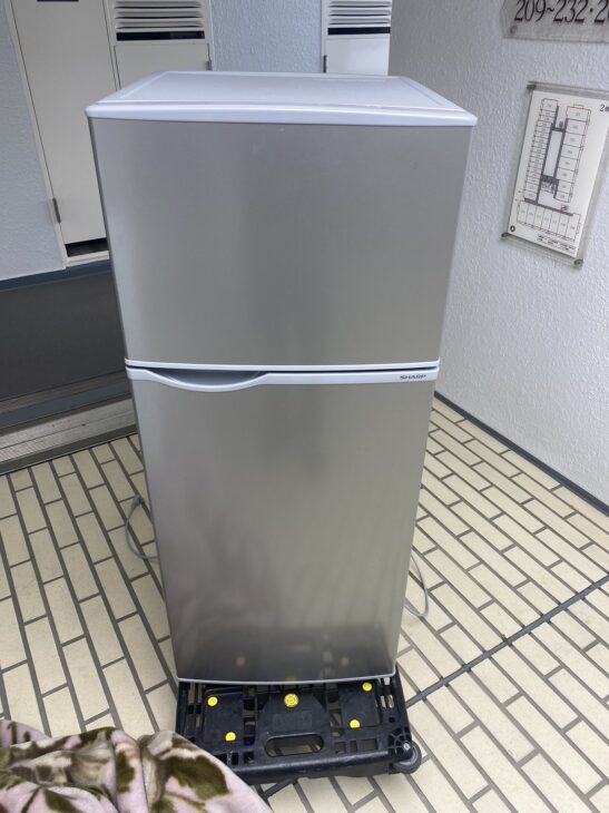 町田市玉川学園へ【高価買取】シャープ 冷蔵庫 SJ-H13E-S 2021年製