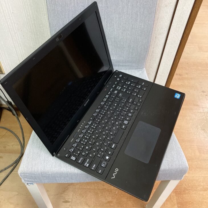 愛知県半田市でSONY VAIOノートパソコンSVS151E2JNを出張買取 外装に