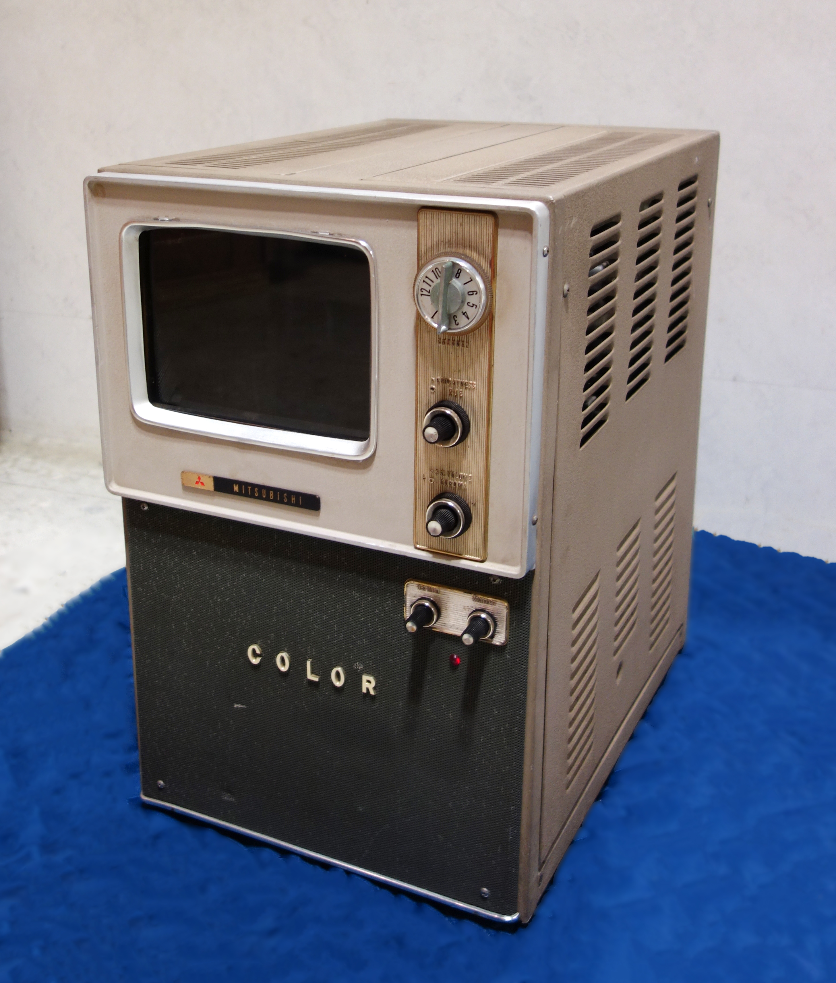 理工電子資料館:トリネスコープ方式のカラーテレビジョン受像機 6CT-333