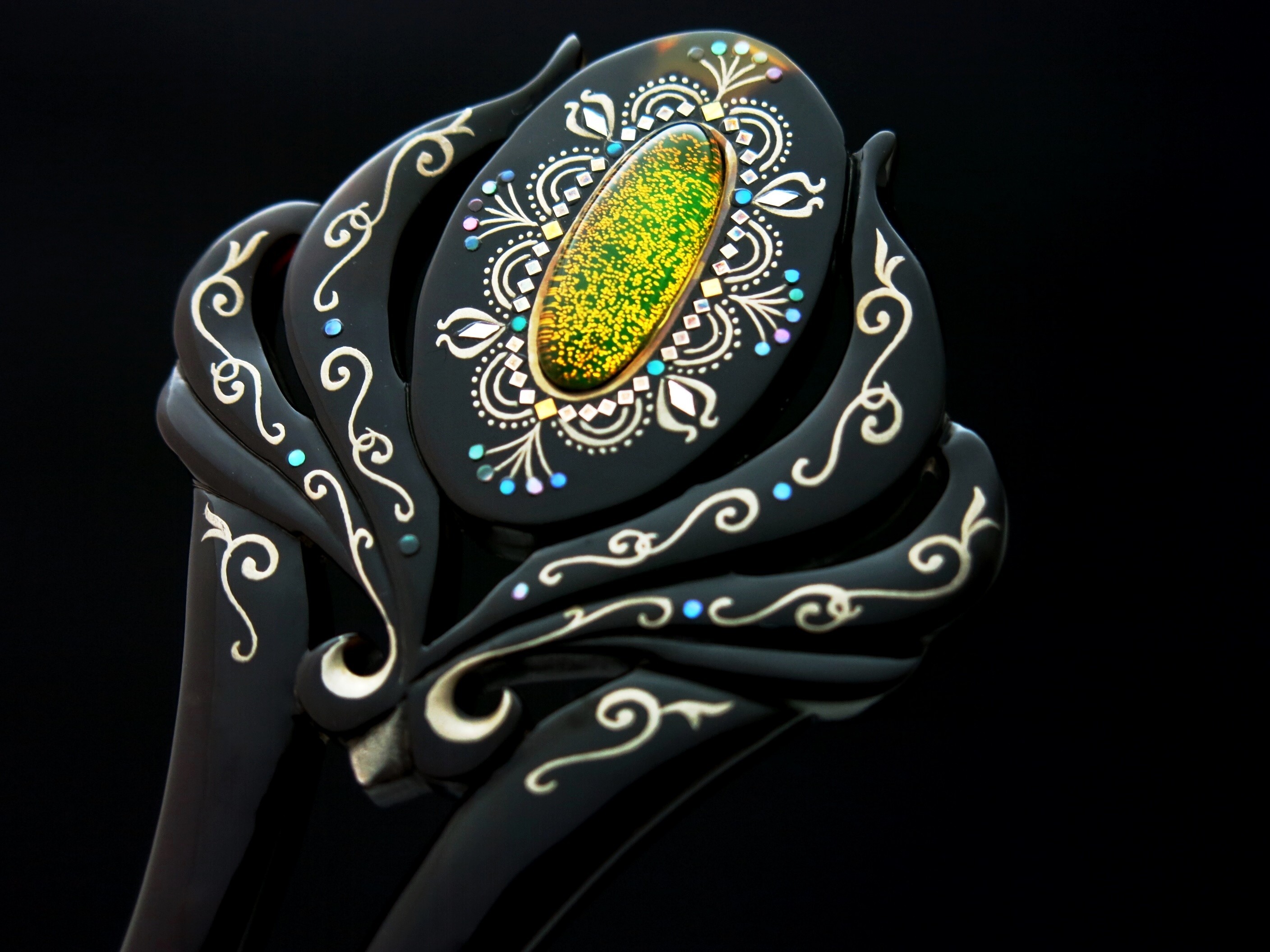 琥珀と螺鈿金蒔絵の洋風モダンな華やかな準礼装用べっ甲かんざし2018