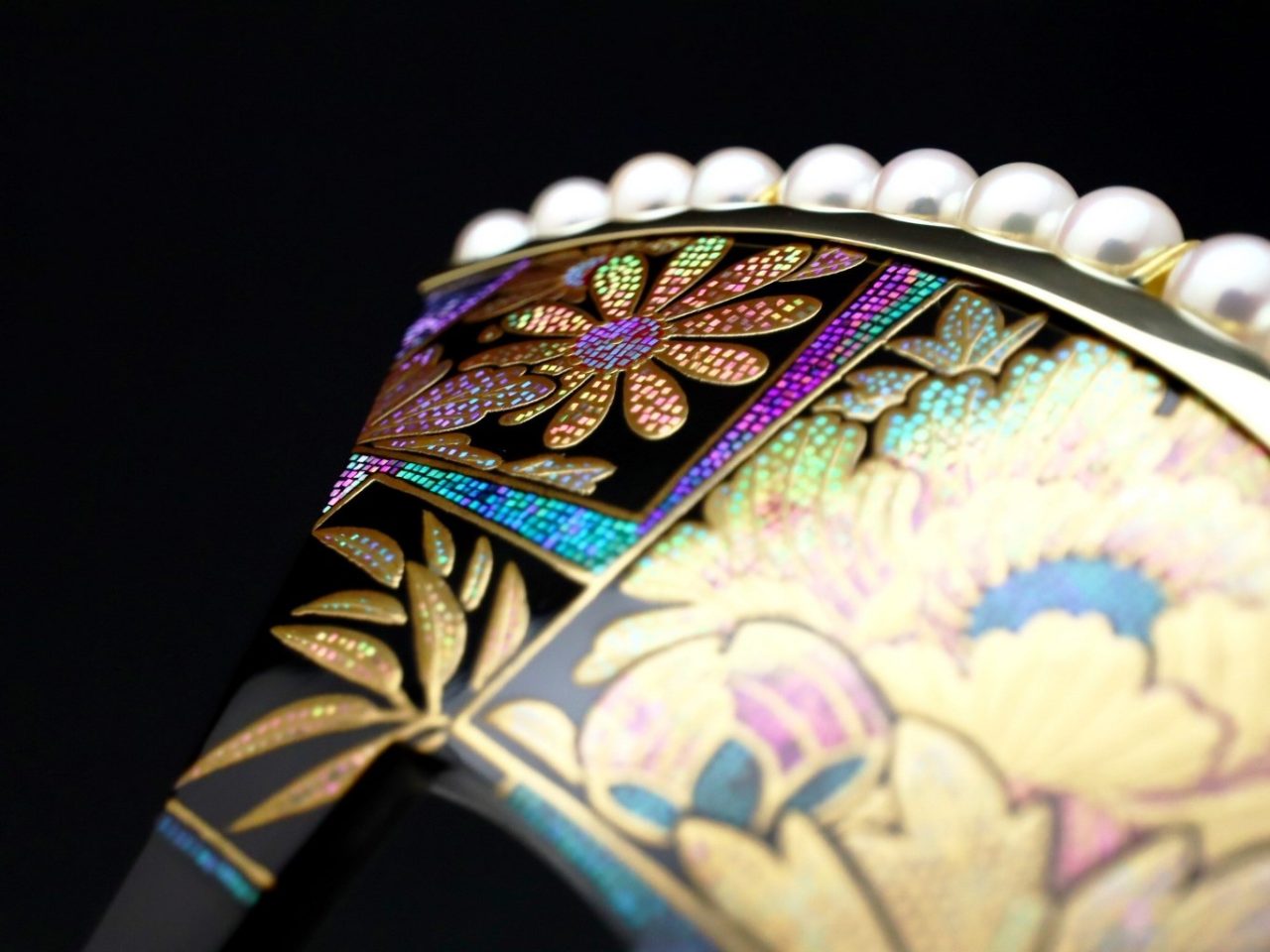 アンティーク・菊屋 永正作 本鼈甲螺鈿細工金蒔絵四季花丸紋の