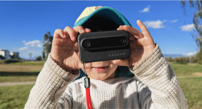 Kandao QooCam EGO | a Snap&Share 3D Camera that Fits Your Pocket