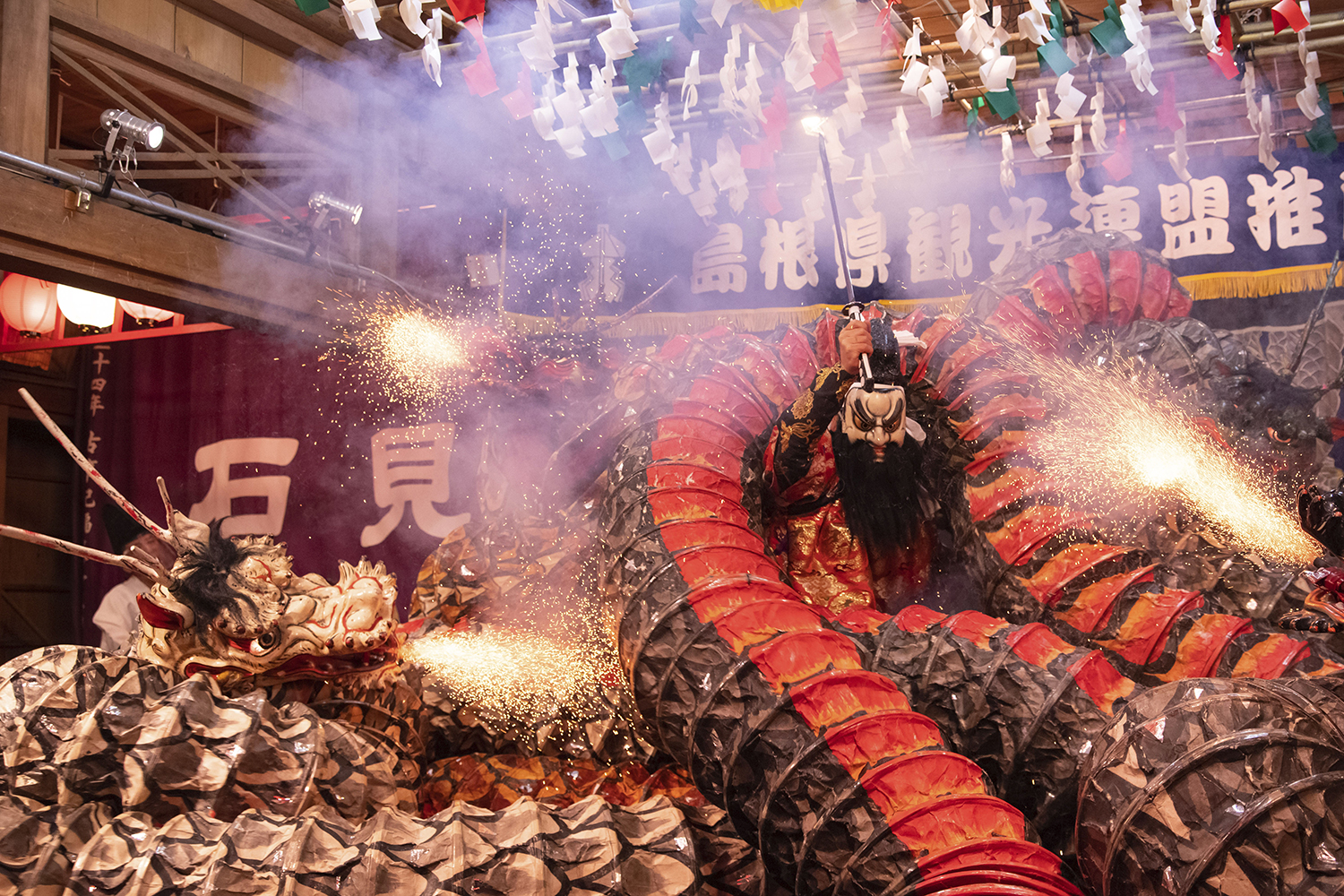 石見神楽とは | しまね観光ナビ｜島根県公式観光情報サイト