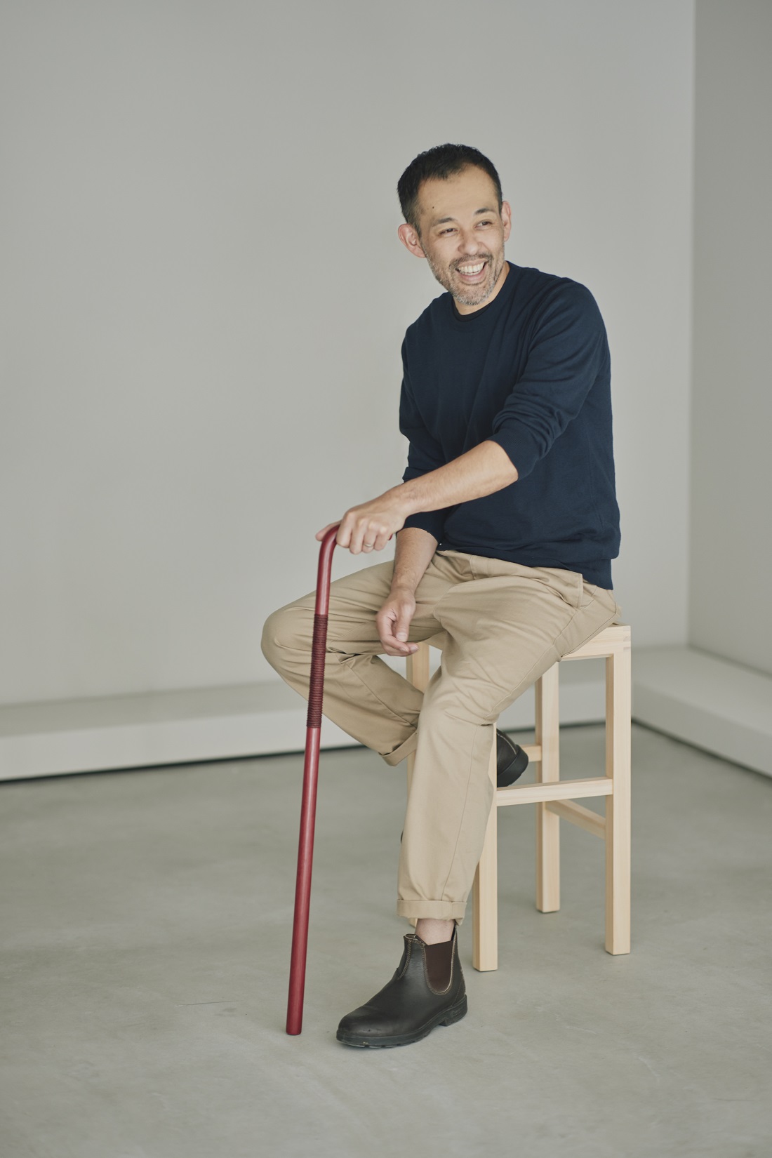 カリモク家具、ミラノデザインウィーク発の企画から杖の製品化