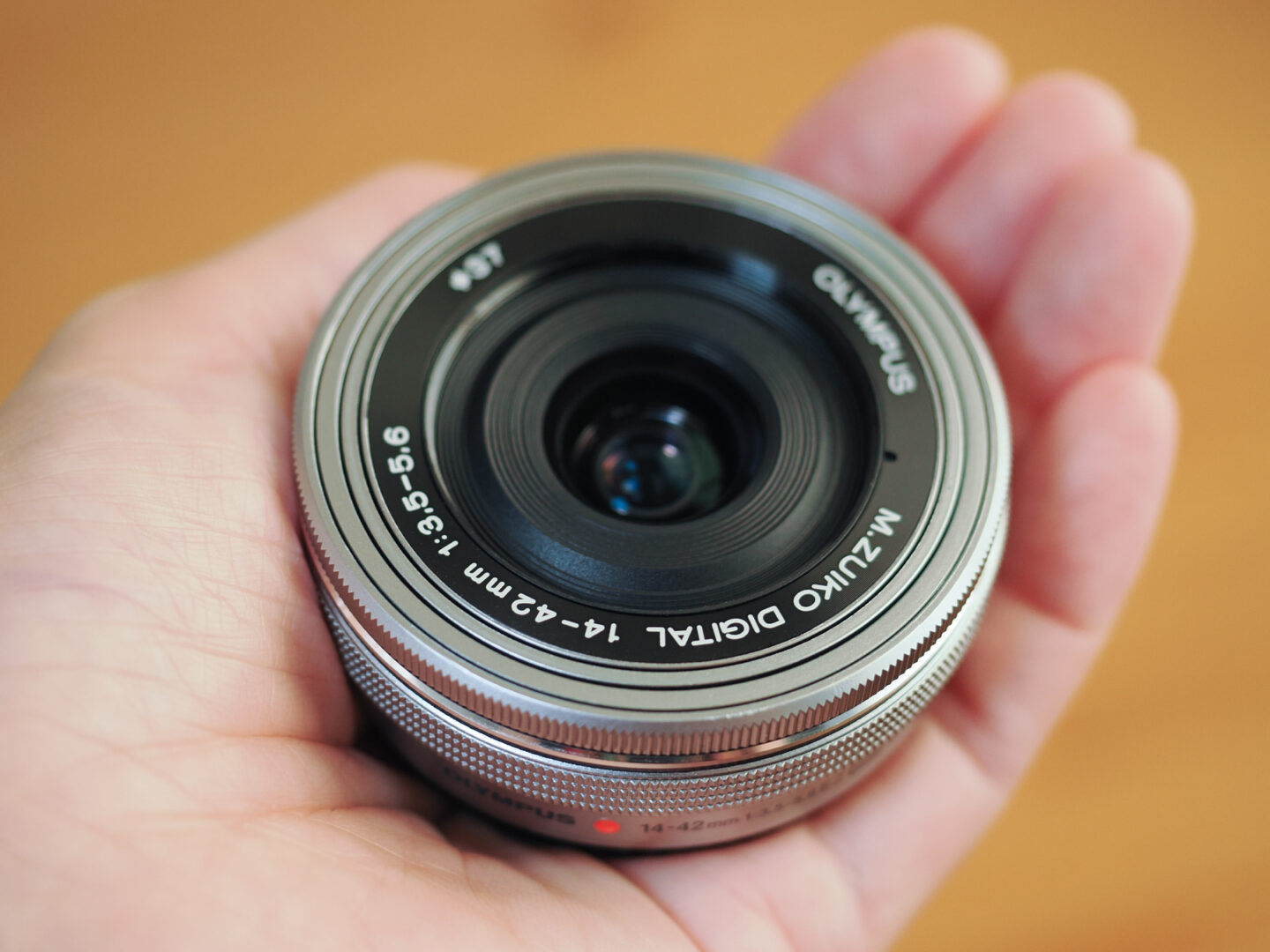 49c 美品 オリンパス 電動パンケーキ ズームレンズ 14-42mm EZ Amazon