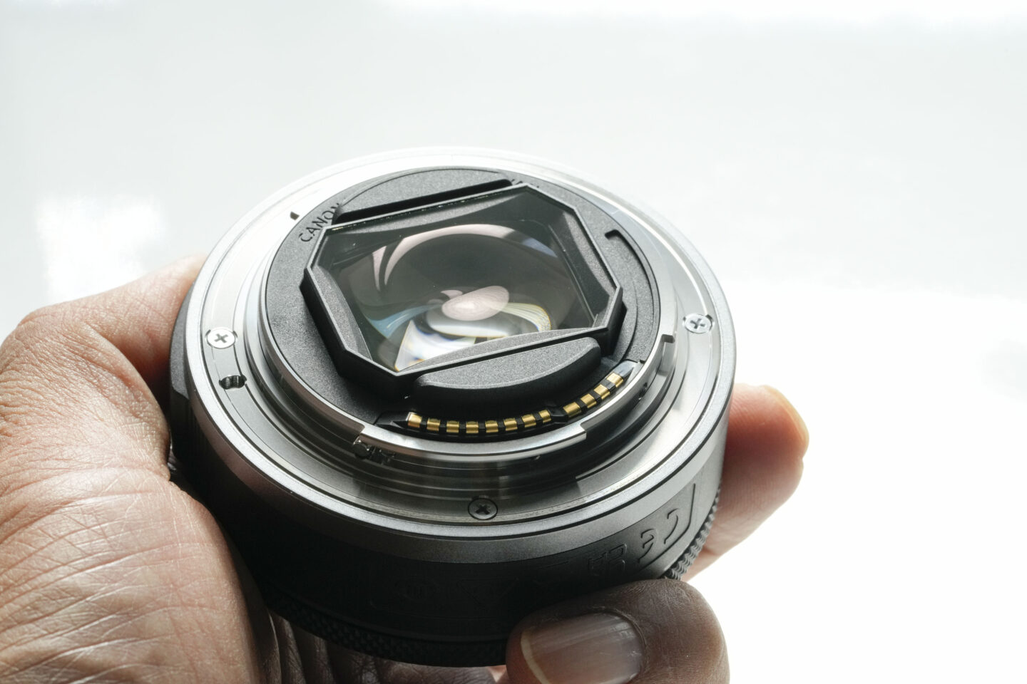 キヤノン RF28mm F2.8 STM｜RFレンズ史上最小サイズ約120g！RFレンズ初