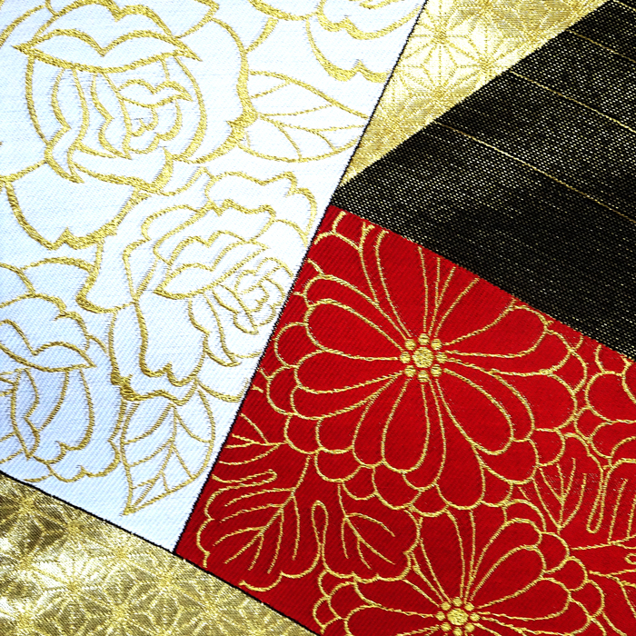 振袖用袋帯】大光織物製。赤・白・金・黒地の幾何学模様に、菊・麻の葉