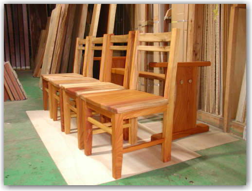 東京都世田谷区：ケヤキ一枚板ダイニングテーブルとイス四脚の製作事例