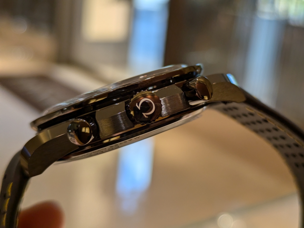 オメガ】久しぶりに再入荷いたしました！時計の概念を超えた芸術作品_