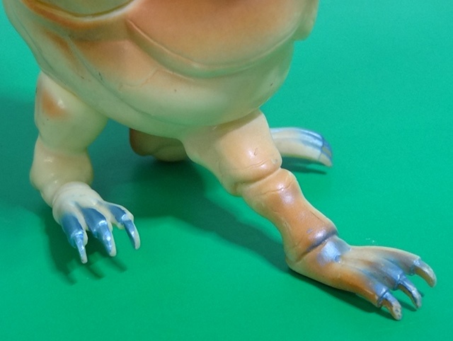 東京都小金井市にて、ブルマァク マチャアキ怪獣ガリガリのソフビをお