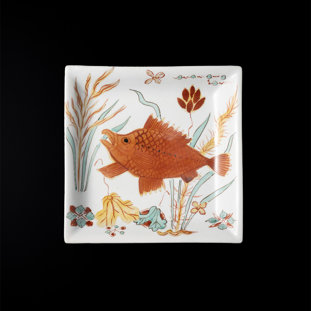 No.19 黄地紅彩雲龍文壷 / Jar with dragon and cloud design, Yellow