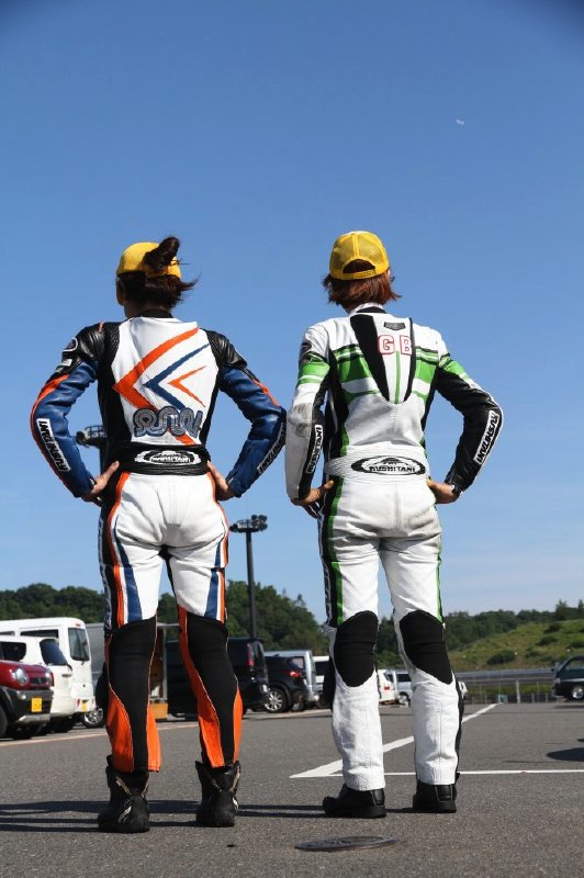 自分が合わせるより、ツナギに合わせてもらおう… | KUSHITANI LOGS