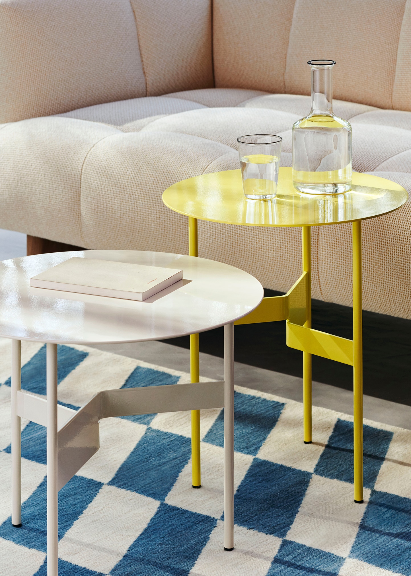 SHIM COFFEE TABLE / Φ45 x H51 - サイドテーブル | 【公式】HAY
