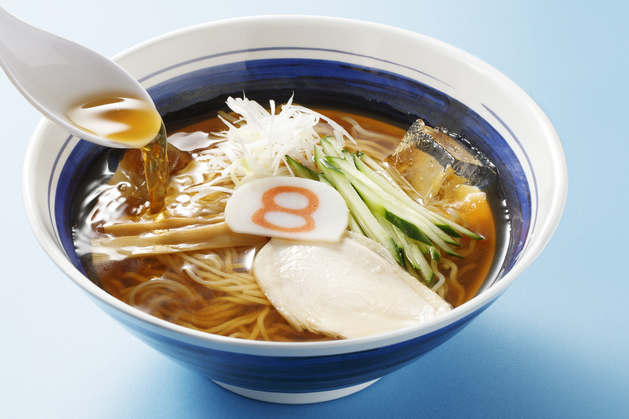 猛暑日の新定番】氷を浮かべ“さっぱり＆味変”で味わう「冷んやり和だし