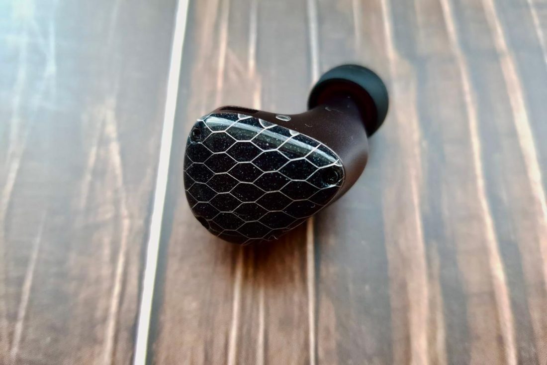 Review: Noble Zephyr - Refreshing as a Breeze | Headphonesty