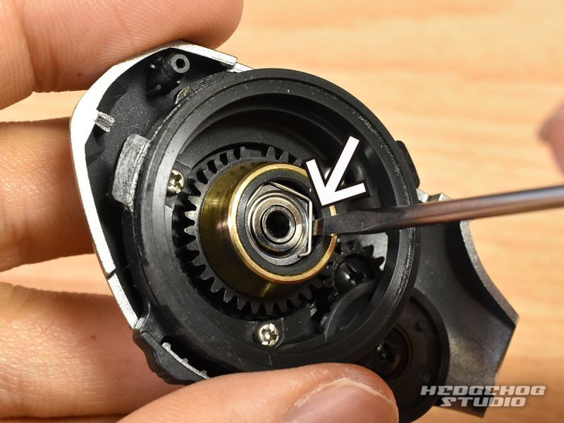 標準的なシマノ ベイトリールのベアリング交換方法 - リール