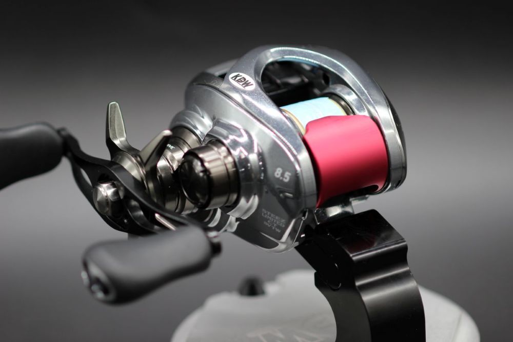 カケヅカデザインワークス】ダイワ用 パーミングクラッチ 25スティーズ