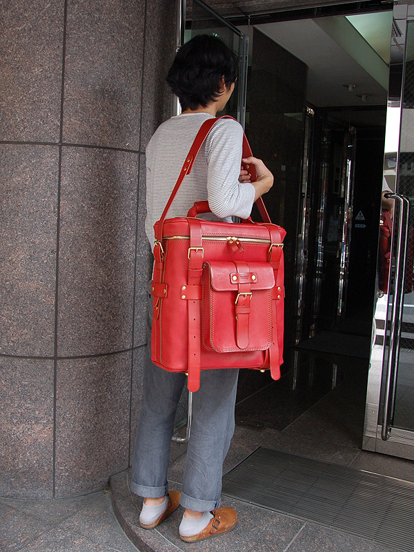 世界を旅する他にはない大型ギャジット3wayリュック / 革鞄のHERZ