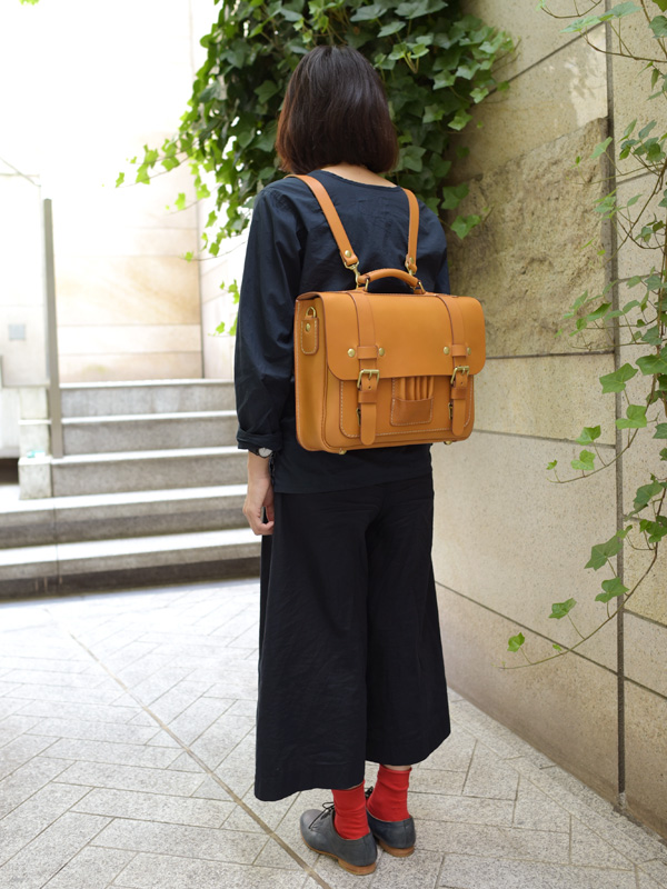 ヨーロッパのスクールバッグを思わせる本革の3wayバッグ / 革鞄のHERZ