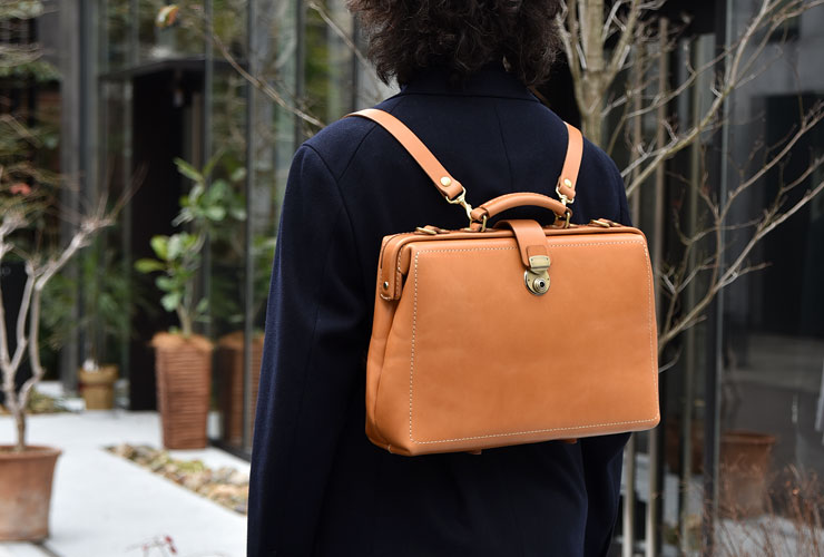 盤面に樹脂版を入れた3wayソフトダレスバッグ / 革鞄のHERZ(ヘルツ