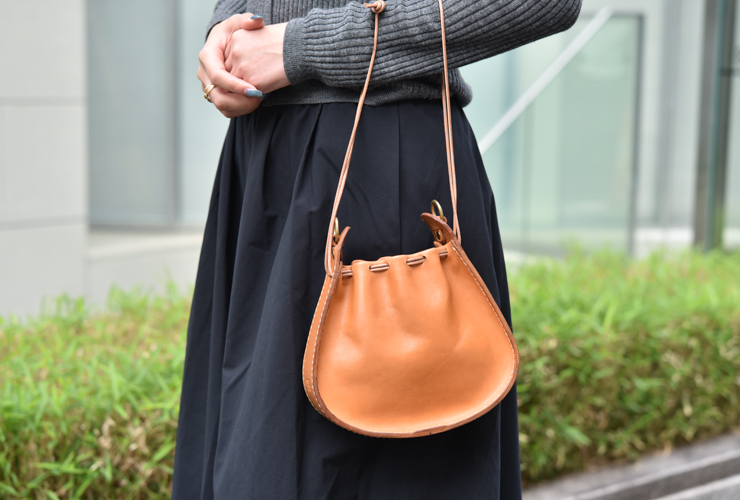 vanessabruno ショルダバッグ ラフィア レザーベルト 巾着付 かご