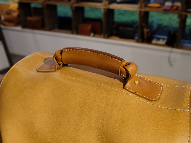 一生の旅のお供に ～50周年記念鞄第二弾 グランボッカボストン～｜革鞄