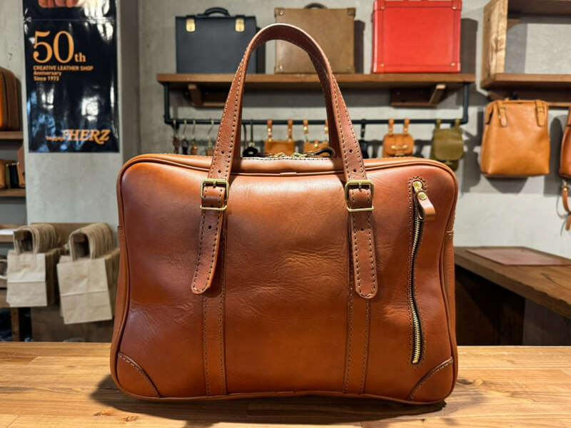 さまざまな二本手ビジネスバッグをピックアップしてみました！｜革鞄