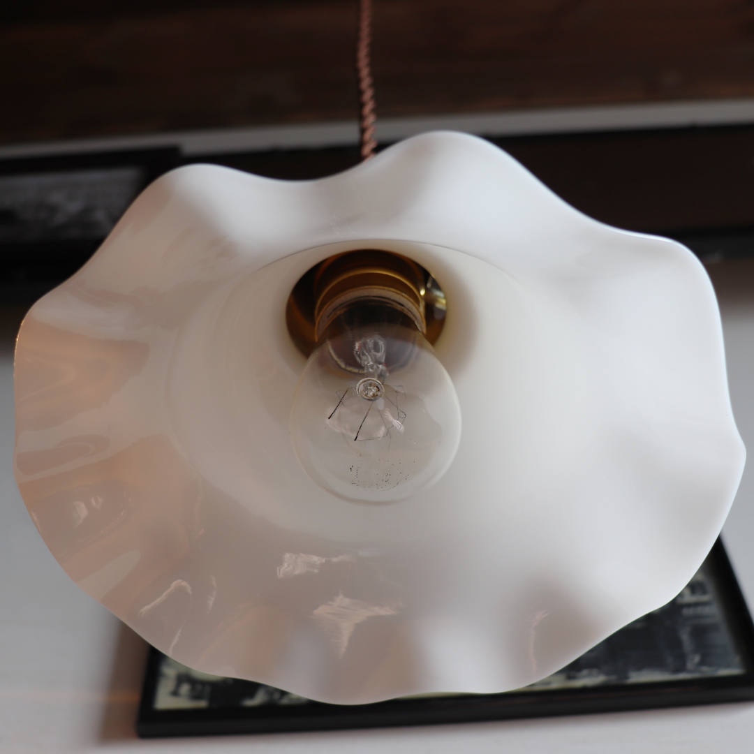 USAヴィンテージミルクガラスフリルシェードペンダントライト｜乳白吊