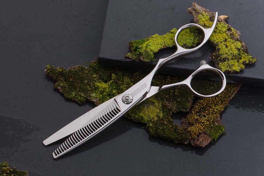 日本の職人が造る、純日本製シザー+セニング｜美容ハサミなら飛燕