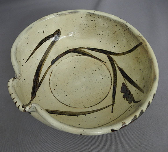 10025] 13代中里太郎右衛門 その他 唐津絵粉引 片口 - 広田屋 ブランド