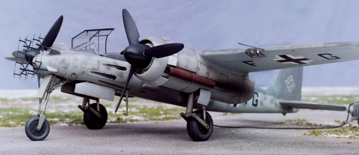 Focke-Wulf Ta 154V-3 Mosquito by Larry Cherniak (Revell-Monogram 1/48)