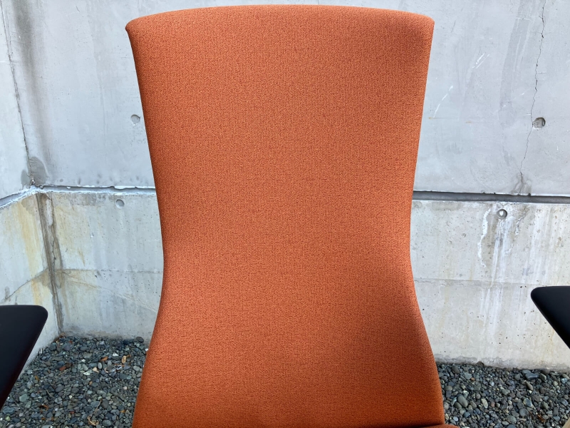 ハーマンミラー エンボディチェア オレンジ 中古 Herman Miller Embody