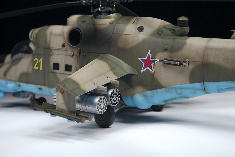 ズベズダ MIL Mi-24P ハインド ソビエト 攻撃ヘリコプター 1/48