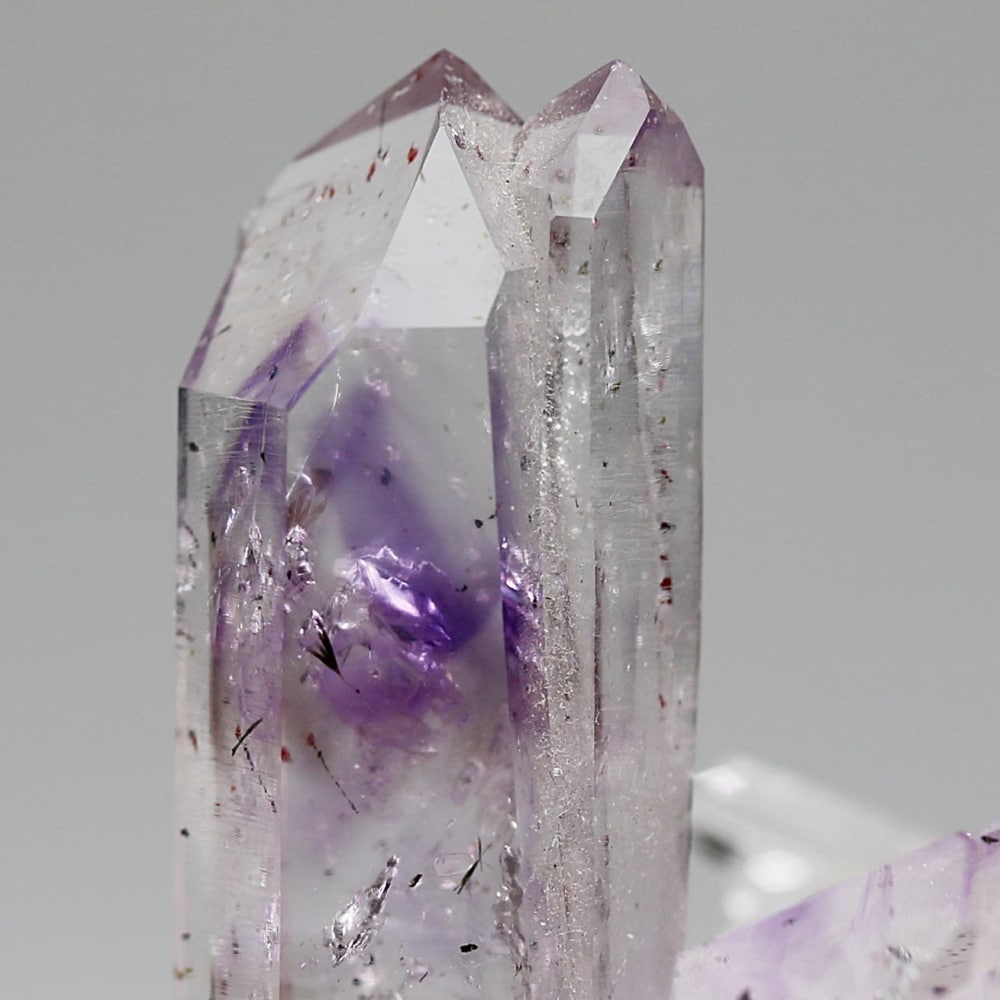 高品質]ナミビア共和国ブランドバーグ産ファントムアメジスト原石